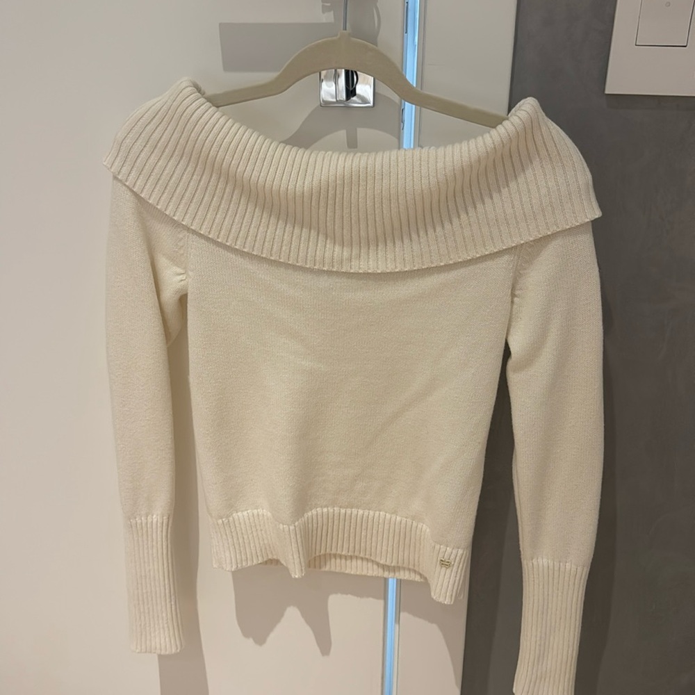 Aritzia white sweater